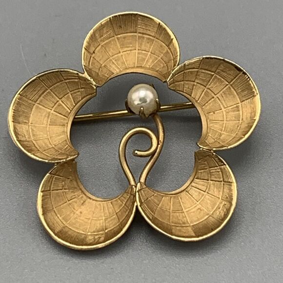 Vintage Gold 5 Petal Flower Retro Design Pearl Brooch Signed Turin Inc 12K GF - Picture 3 of 10